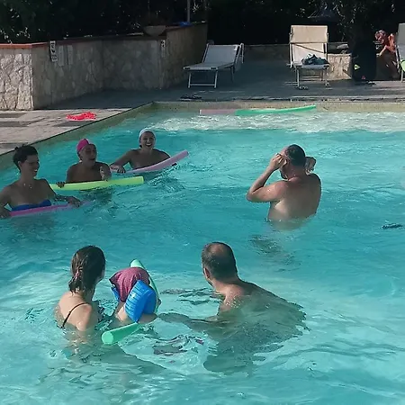 Apartment Brandneue In Mit Schwimmbad Peschici