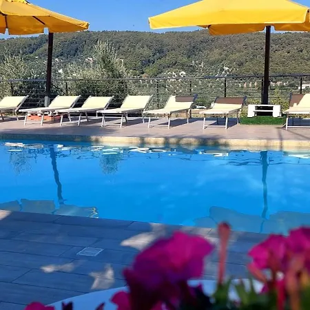 Brandneue In Mit Schwimmbad Apartment Peschici