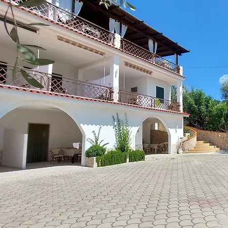 Apartment Brandneue In Mit Schwimmbad *